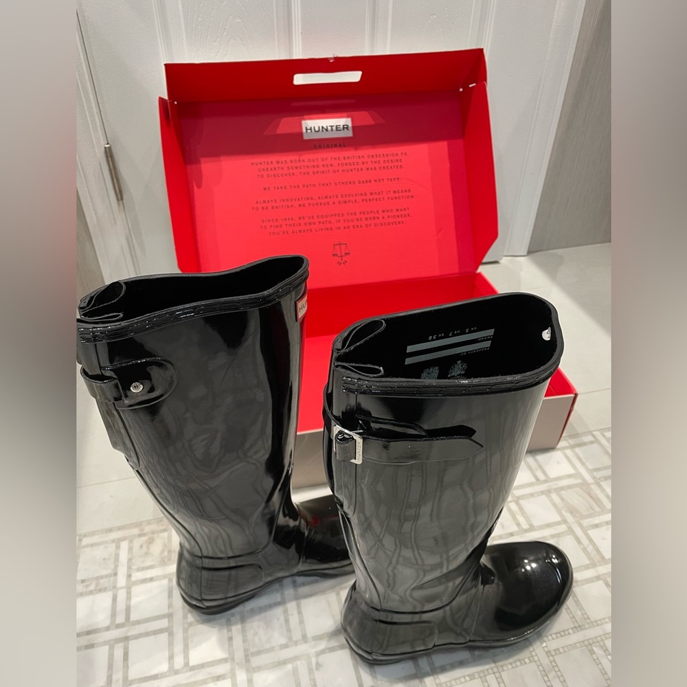 Hunter Original Tall Black Gloss Buckle Rainboots - Picture 2 of 11